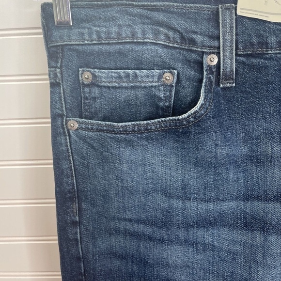 NEW LEVI Signature Jeans 48 X 32 Athletic Stretch - Picture 2 of 13